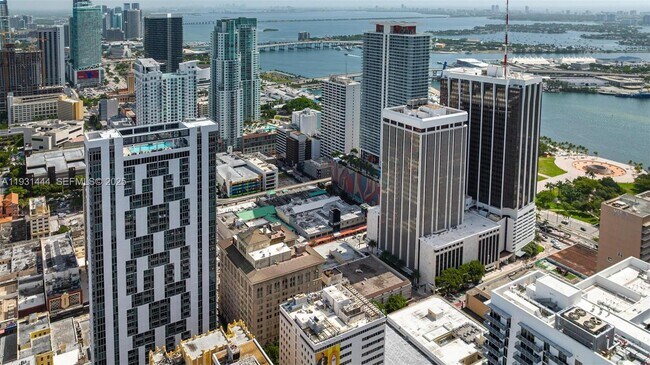 Building Photo - 151 SE 1st St