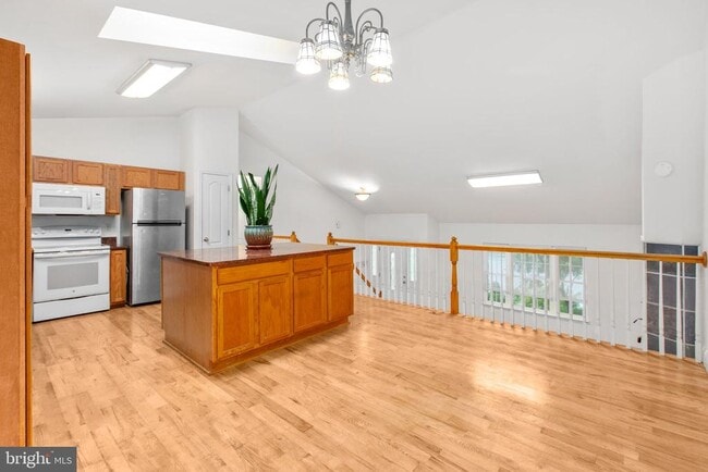 Building Photo - 53 Bloomington Ln