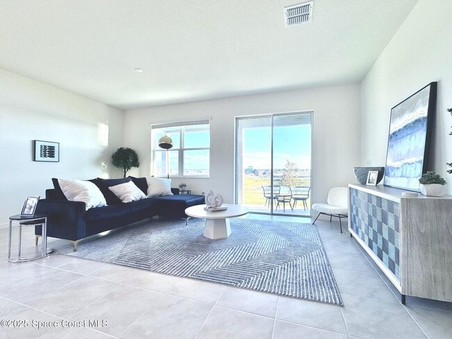 Building Photo - 386 Glaspell Cir SE