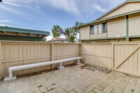 Building Photo - *** LIGHT & BRIGHT 3 BEDROOM 1.5 BATH HOME...