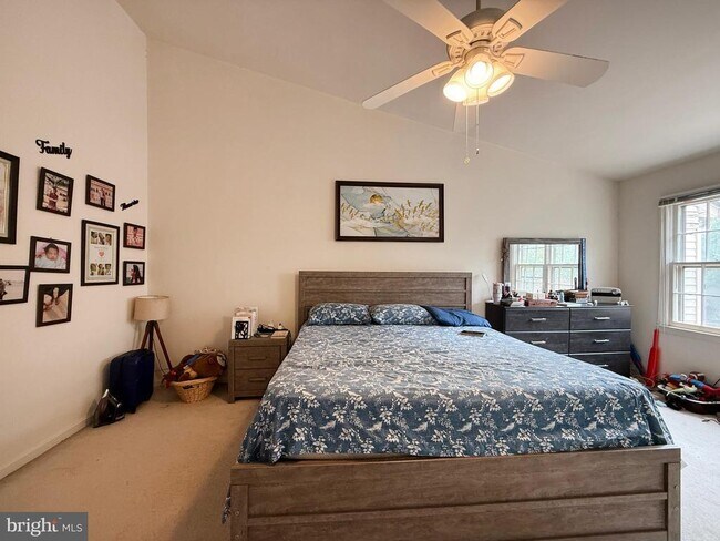 Building Photo - 7136 Swansong Wy