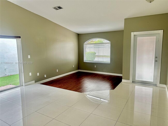 Building Photo - 4249 SW 154th Ave