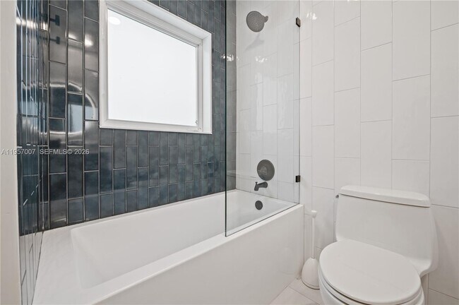 Building Photo - 4420 SW 14th St