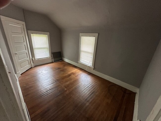 Building Photo - Section 8 Vouchers accepted for 2 Bedroom ...