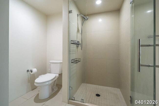 Building Photo - 2br - 2 Bed 1 Bath Condo in Capitol Place