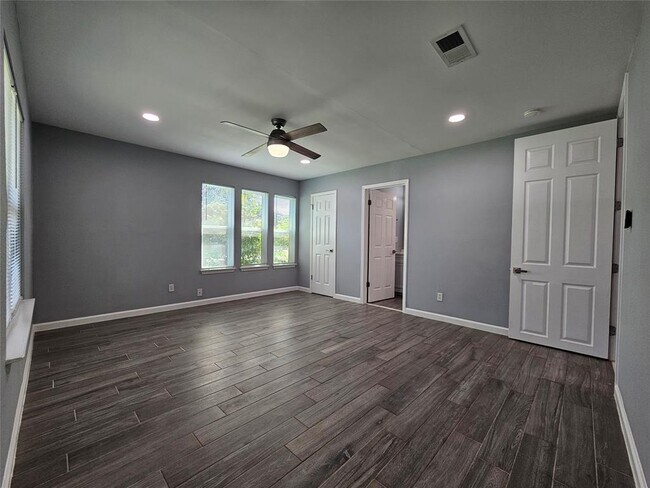 Building Photo - 2603 Peach Tree Ln
