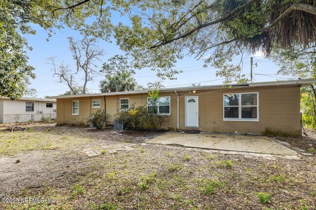 Building Photo - 6643 Greenfern Ln