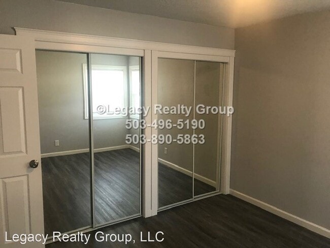 Building Photo - 4 br, 2 bath House - 3935 SE Harrison St