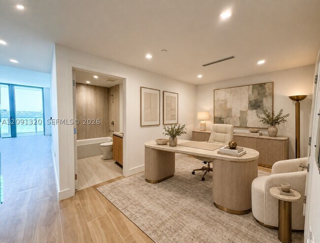 Building Photo - 2411 Laguna Cir