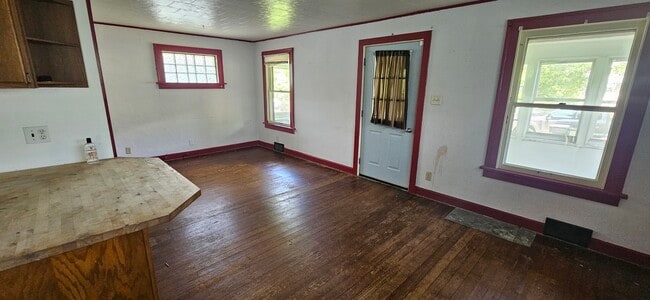 Building Photo - 517 S 34th St
