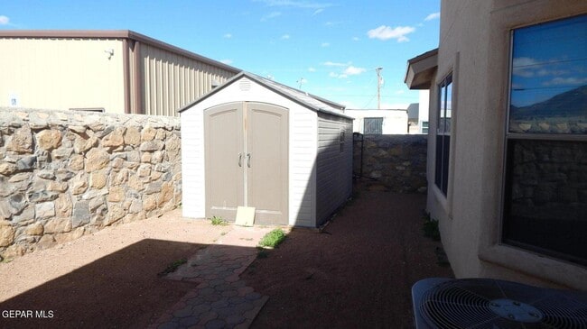 Building Photo - 9941 Marine Cir