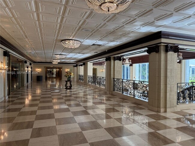 Building Photo - 2030 S Ocean Dr