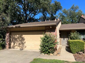 Building Photo - *** COMING SOON*** 2 Bedroom 2 Bathroom 2 Car Garage in Crosswoods HOA