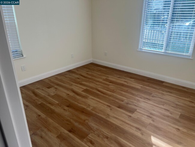 Building Photo - 215 Madison Ave