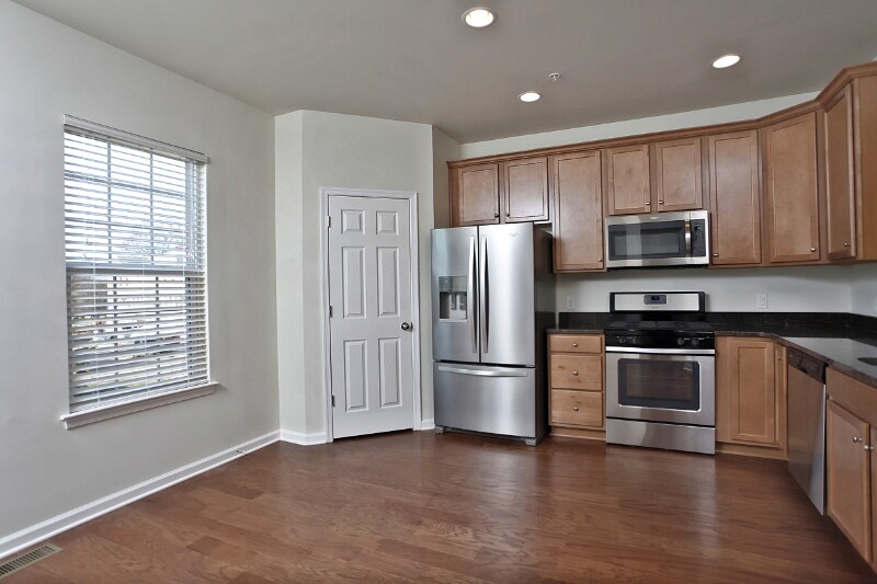 Building Photo - 1720 Beacon Ln