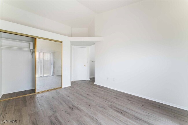 Building Photo - 4104 N Compass Rose Way