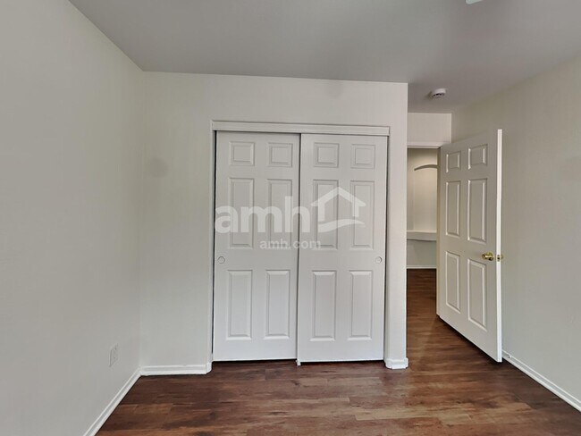 Building Photo - 7592 Mermaid Song Ct