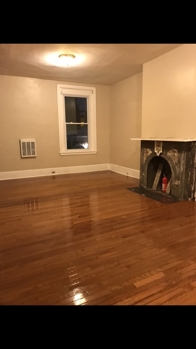 Building Photo - 2222 N 29th St