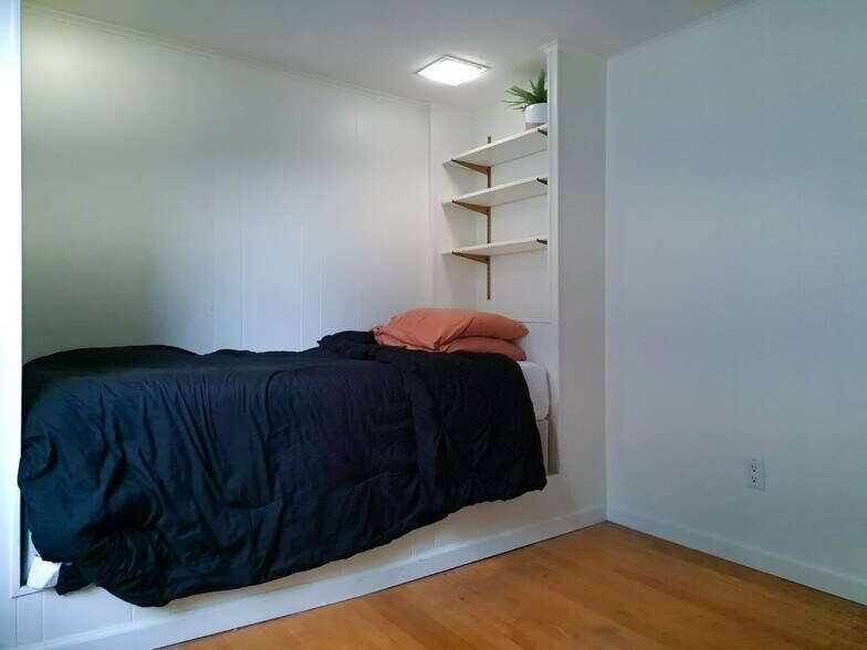 Building Photo - 651 Quinnipiac Ave