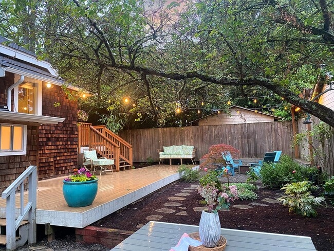 Building Photo - 3Bd/1.75Ba Seattle Home