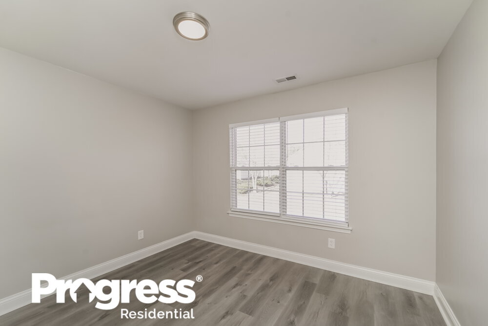 Building Photo - 10405 Yellow Rose Ln