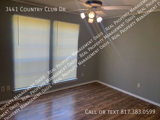 Building Photo - 3441 Country Club Dr