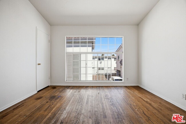 Building Photo - 4841 W 18th St