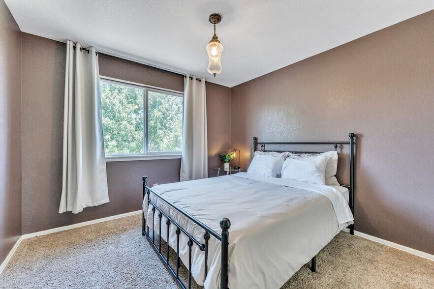 Building Photo - 5153 Chicory Cir