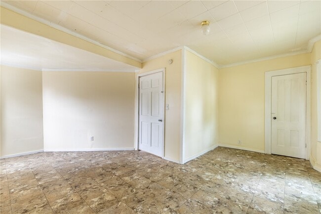 Building Photo - 42 Wilcox St