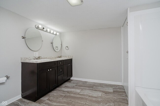 Building Photo - 324 N Tennessee St