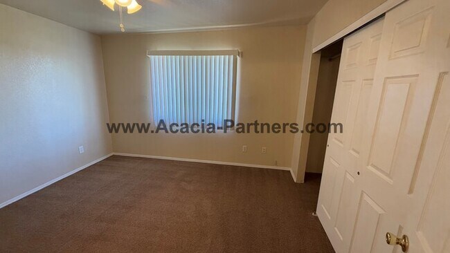 Building Photo - Gated Two Bedroom Townhome
