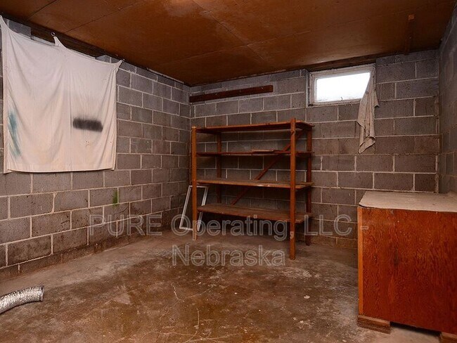 Building Photo - 210 N 32nd Ave