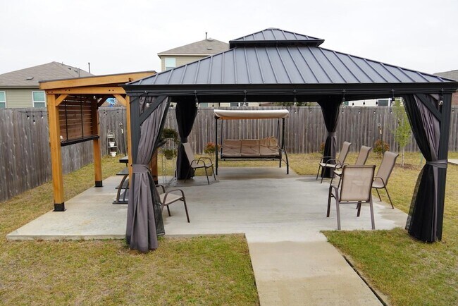 Building Photo - 231 Milliner Lp