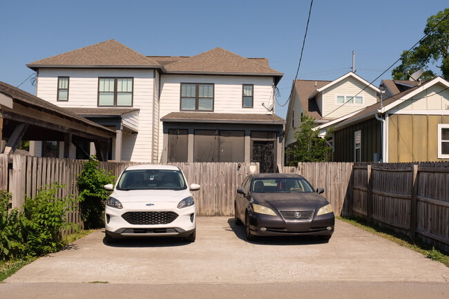 Building Photo - 622 Annex Ave