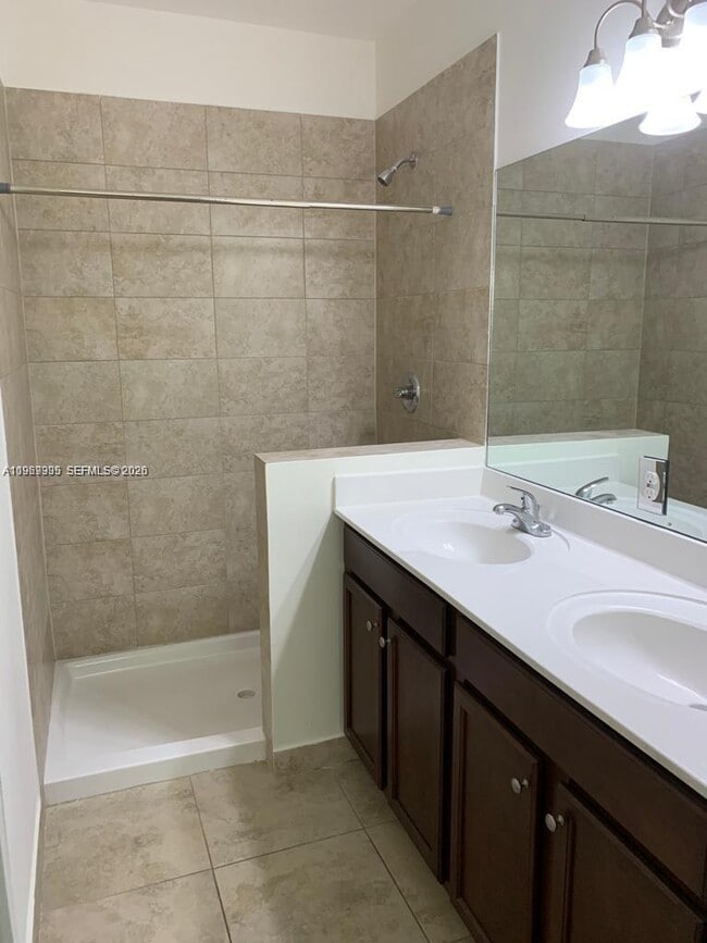 Building Photo - 290 NW 109th Ave