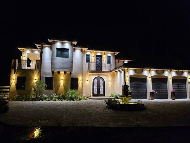 Building Photo - Exquisite 5-Bedroom Luxury Pool Home with ...