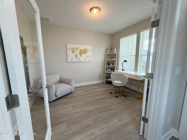 Building Photo - 72 Tarbert Ln