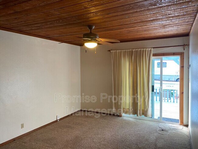 Building Photo - 934 S Myers St