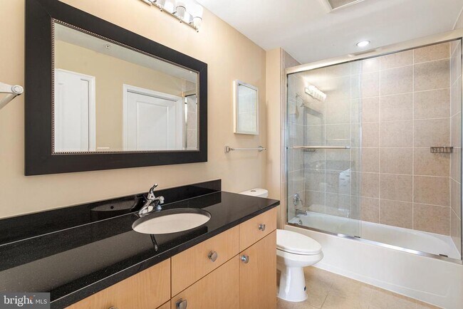 Building Photo - 155 Potomac Passage