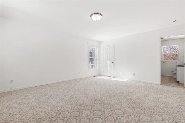 Building Photo - 44 Greenvale Cir