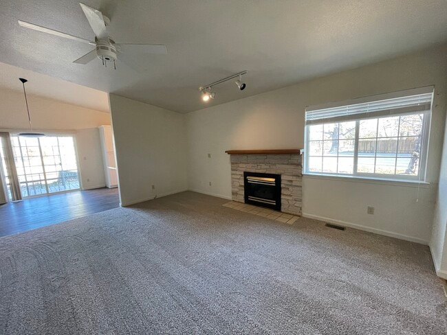 Building Photo - 1343 Wilson Cir
