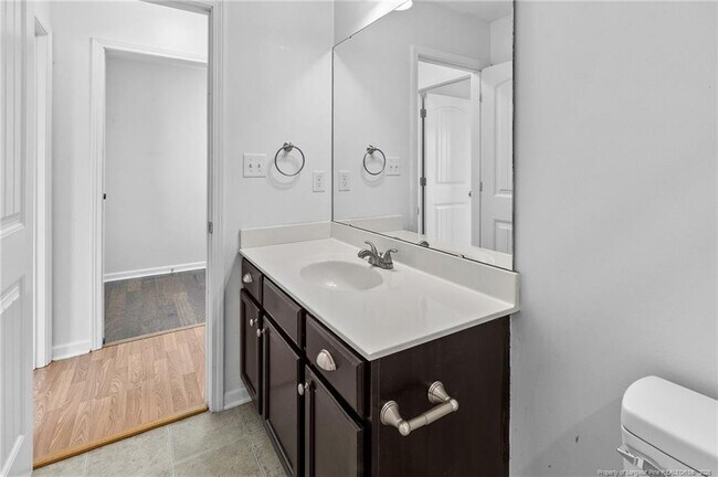 Building Photo - 44 Schoomaker Ct