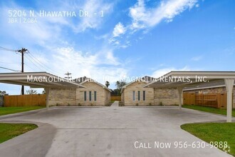 Building Photo - 1st Month Free Rent for a 3 Bedroom & 2 Ba...