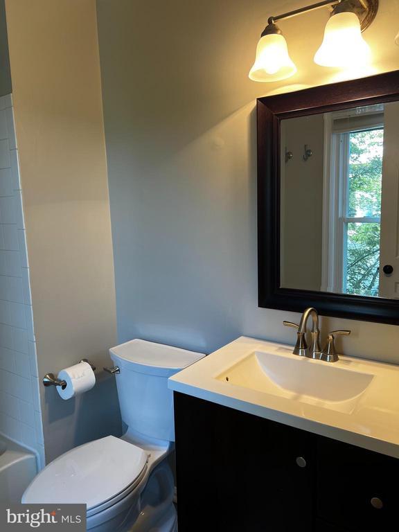 Building Photo - 5136 Glen Meadow Dr