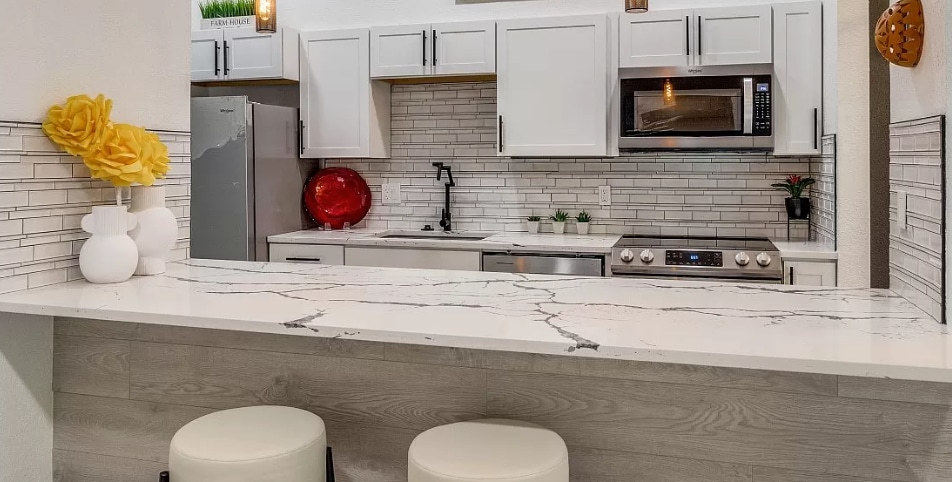 Building Photo - 2627 Douglas Ave