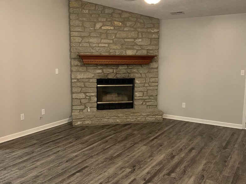 Building Photo - 12250 Van Spronsen Ct