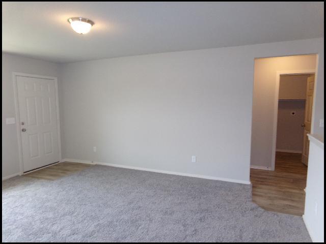 Building Photo - 10 Wisteria Dr