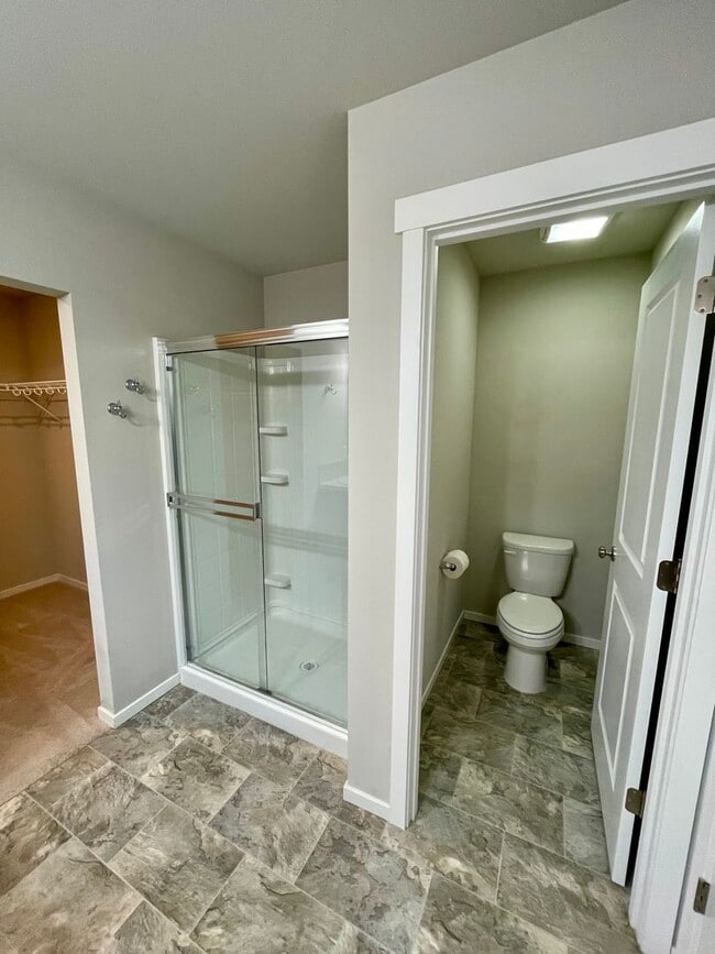 Building Photo - Welcome to your dream home in Cle Elum!