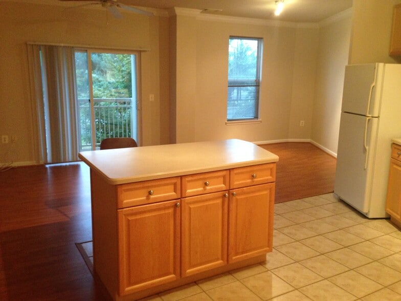 Living and Dining - 9480 Virginia Center Blvd