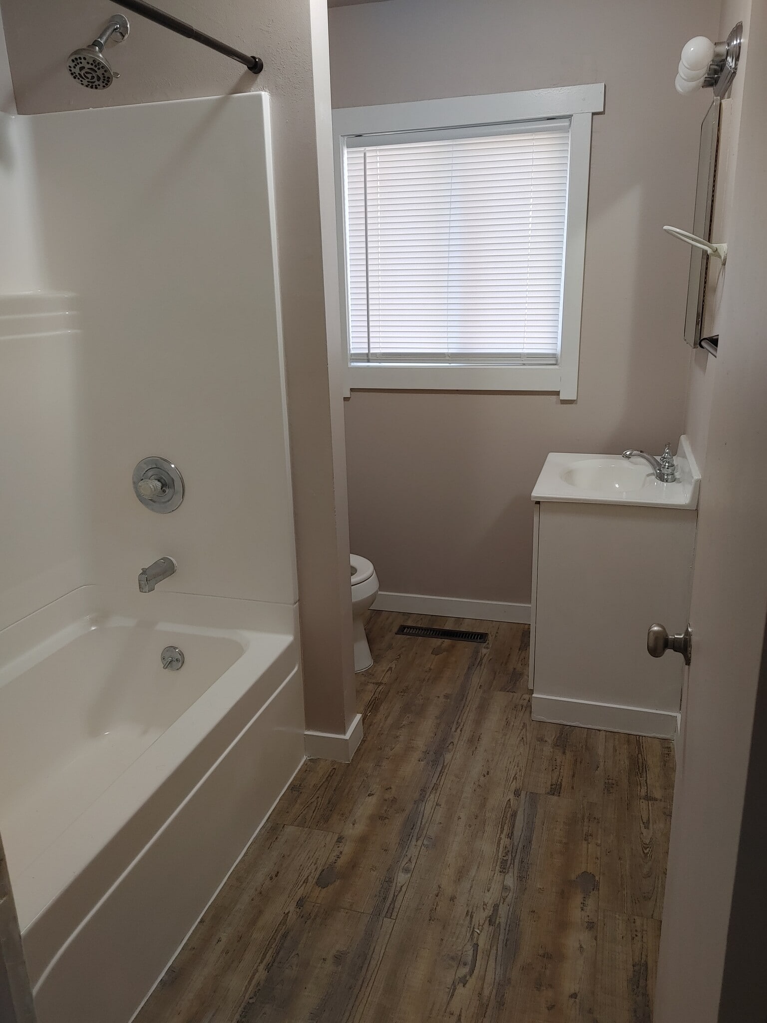 Bathroom 1 - 214 E 6Th Ave